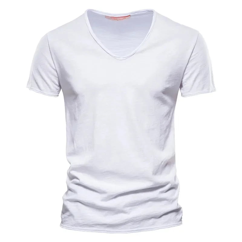 Camiseta masculina manga curta branca, gola V slim em algodão – estilo casual