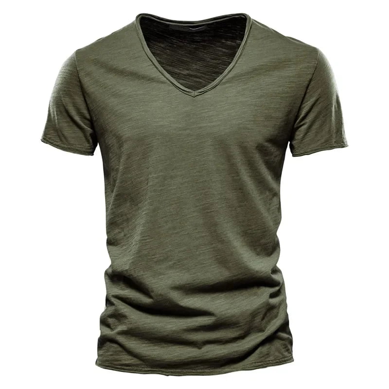 Camiseta masculina manga curta verde militar, gola V slim em algodão – estilo casual