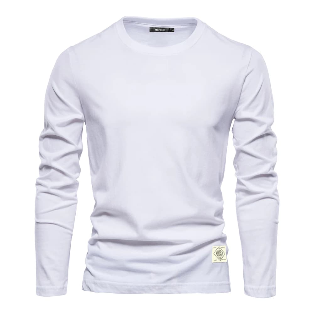 Camiseta masculina de manga longa na cor branca com modelagem básica