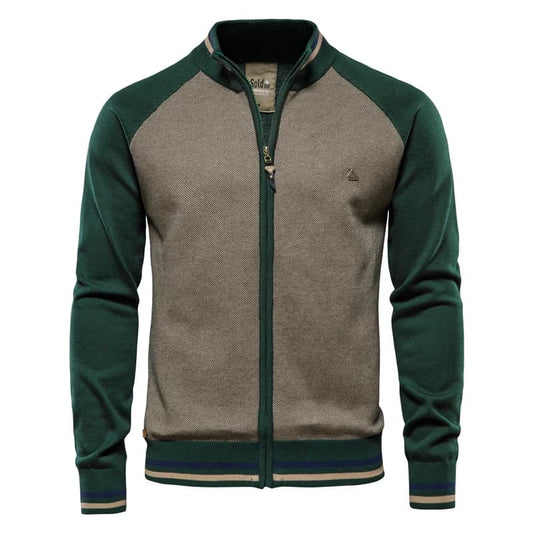Cardigan masculino verde com zíper e listras na gola e barra, estilo retrô casual