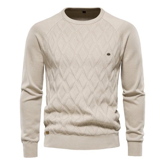 Suéter masculino bege com gola redonda e textura em losangos – algodão tricotado casual clássico