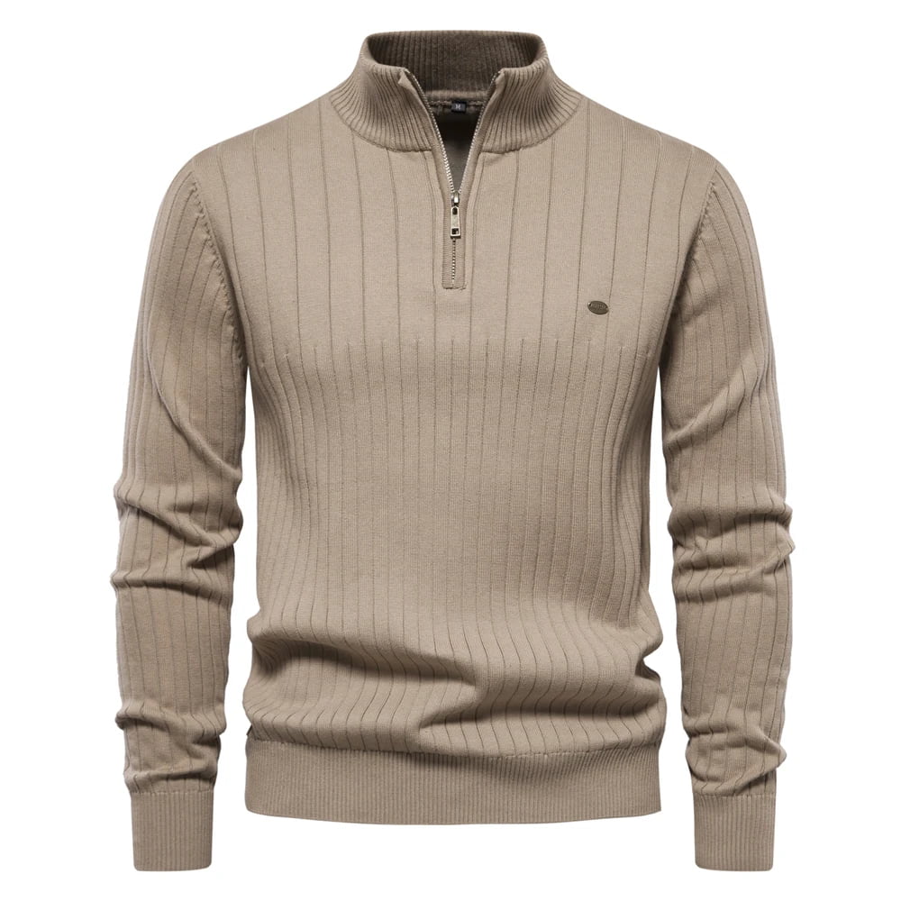 Suéter masculino cáqui com gola alta e zíper – tricô canelado com textura vertical