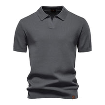 Camisa Polo Masculina com Gola Aberta - Textura Minimalista