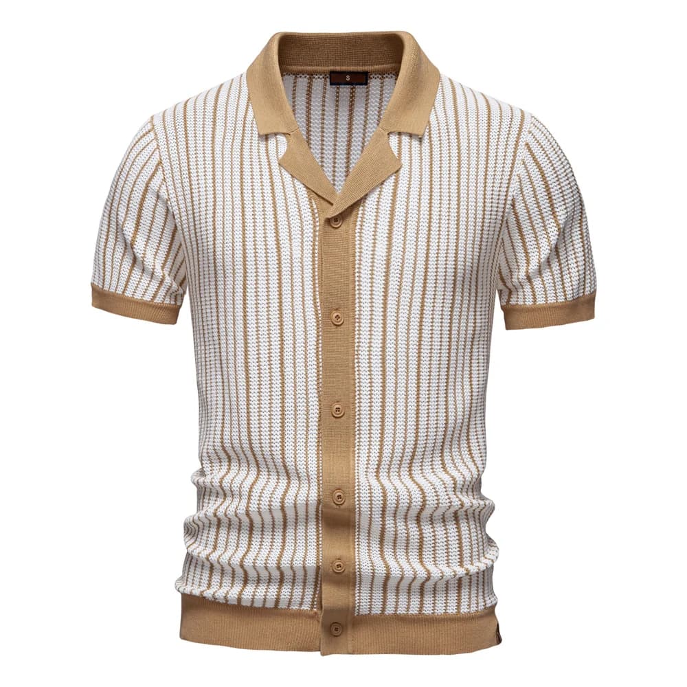 Camisa polo masculina abotoada em bege com branco e botões frontais