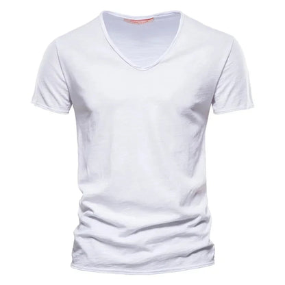 Camiseta masculina manga curta branca, gola V slim em algodão – estilo casual