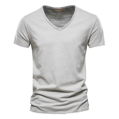 Camiseta masculina manga curta cinza, gola V slim em algodão – estilo casual
