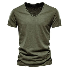 Camiseta masculina manga curta verde militar, gola V slim em algodão – estilo casual