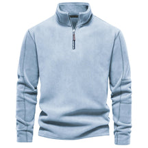 Suéter masculino azul claro em fleece com zíper e gola alta – roupa térmica para frio