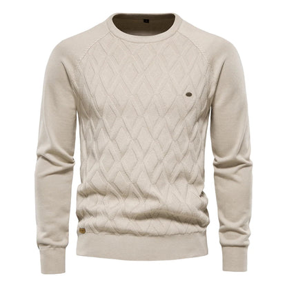 Suéter masculino bege com gola redonda e textura em losangos – algodão tricotado casual clássico