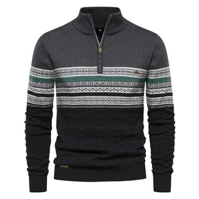 Suéter masculino com estampa nórdica, gola alta com zíper, nas cores cinza e preto com detalhes brancos.