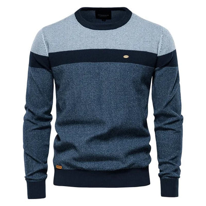 Suéter masculino tricolor azul com listras horizontais e gola redonda, estilo casual