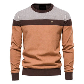 Suéter masculino tricolor laranja com listras horizontais e gola redonda, estilo casual